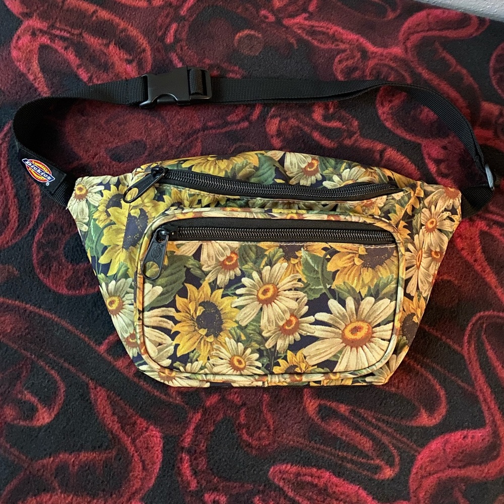 Dickies Like New Sunflower Fanny Pack